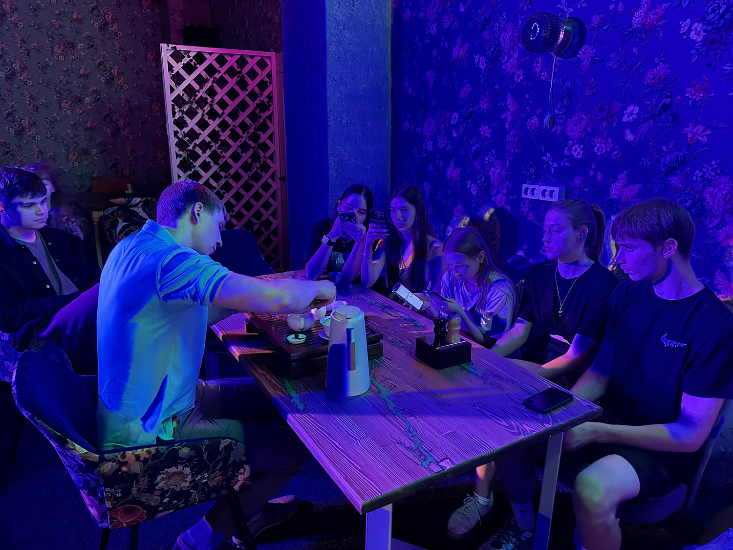 Чайная церемония в Ельце: "Чайная линия" и ресторан "Есенин" дарят вам новое вкусовое путешествие Чайная церемония в Ельце: "Чайная линия" и ресторан "Есенин" дарят вам новое вкусовое путешествие