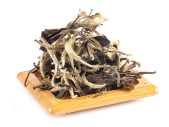 Белый чай Белый пуэр 2021 г. "Буланшань гу шу юэгуан бай" (Лунный свет с гор Булан с многовековых деревьев) | 白茶