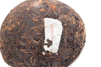 Pressed Rip Pu-erh Tea - Shu pu-erh 2017 "Lux" brand "Pine and Crane" from the "Xiaguan" plant, nest 100 g, 