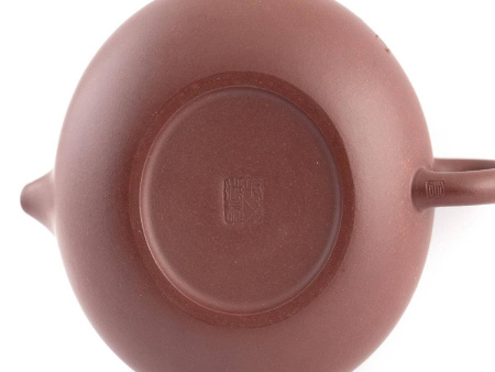 Чайник из исинской глины «Брусничный цвет» мастера Гао Вэньи, 130 мл.. Цена: 30 400 ₽ руб.