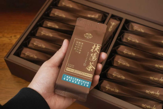 Рассыпной пуэр - Шу пуэр "Фуян ча" бренда "Mr.Eighteen" (Мистер Восемнадцать) сырьё начала 2000-х, упаковка 10 гр