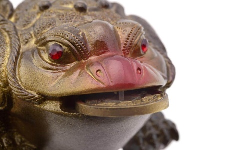 Чайная фигурка "Большая трёхлапая жаба богатства с красным носом" меняющая цвет. Цена: 1 350 ₽ руб.