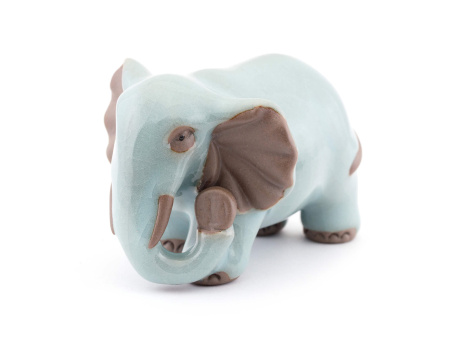 Чайная игрушка «Слоник селадоновый с монетой». Цена: 1 970 ₽ руб.