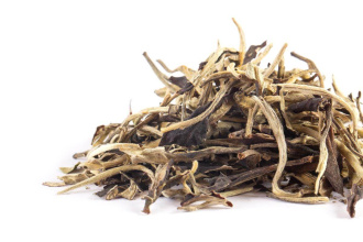 Белый чай Белый пуэр 2021 г. "Буланшань гу шу юэгуан бай" (Лунный свет с гор Булан с многовековых деревьев)