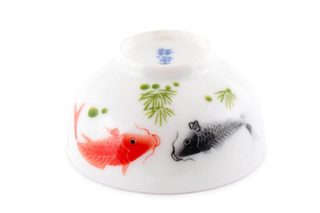 Пиала керамическая "Благородные карпы", 50 мл.  | 茶杯. Цена: 310 ₽ руб.
