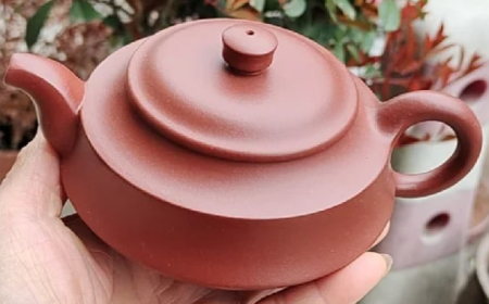Чайник из исинской глины мастера Линь Ючжэнь «Будь умней». Цена: 4 180 ₽ руб.