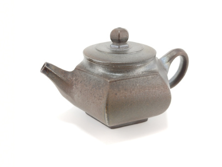 Глиняный чайник дровяного обжига из Исин, Цзянсу "Шестиугольный". Цена: 24 170 ₽ руб.