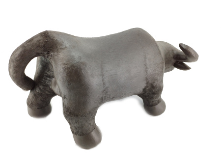 Уценённая глиняная чайная игрушка "Покорный бычок" | 茶宠 Уценённая глиняная чайная игрушка "Покорный бычок". Цена: 10 660 ₽ руб.