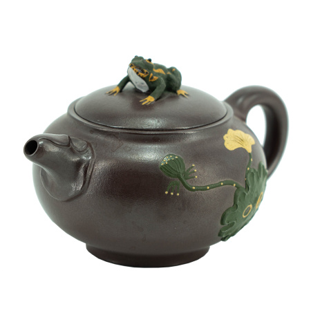Чайник из исинской глины "Флора и фауна". Цена: 23 970 ₽ руб.
