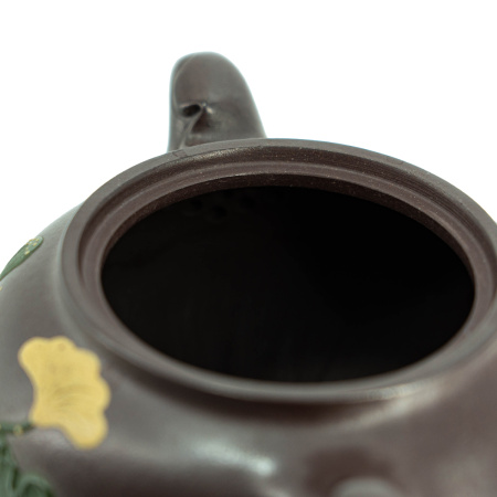 Чайник из исинской глины "Флора и фауна". Цена: 23 970 ₽ руб.