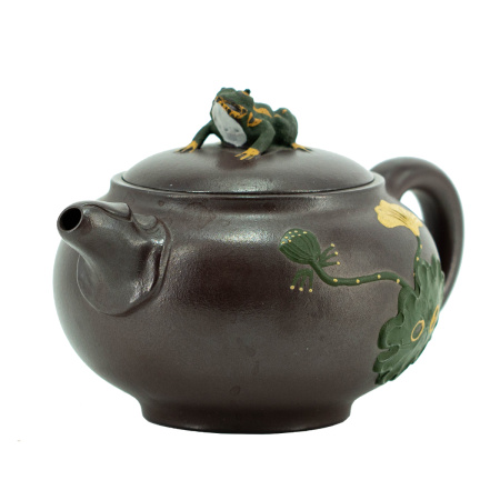 Чайник из исинской глины "Флора и фауна". Цена: 23 970 ₽ руб.