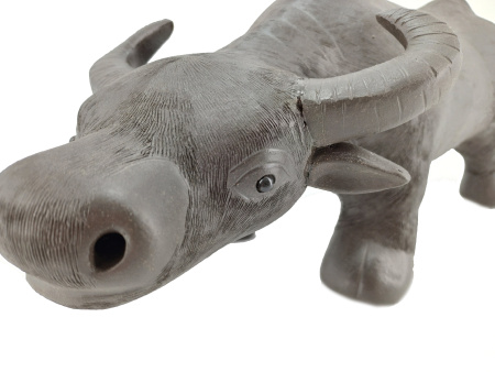 Уценённая глиняная чайная игрушка "Покорный бычок" | 茶宠 Уценённая глиняная чайная игрушка "Покорный бычок". Цена: 10 660 ₽ руб.