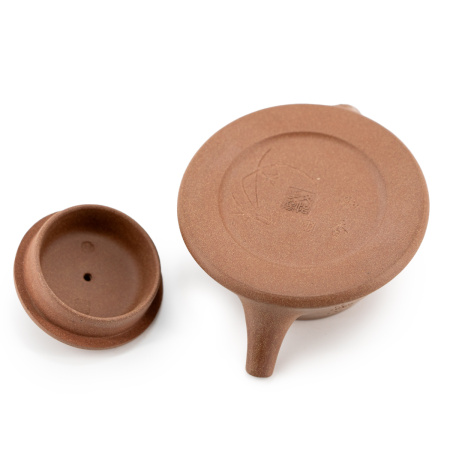 Чайник из исинской глины "Постижение истины" мастера Гао Вэньи 140мл. Цена: 27 220 ₽ руб.