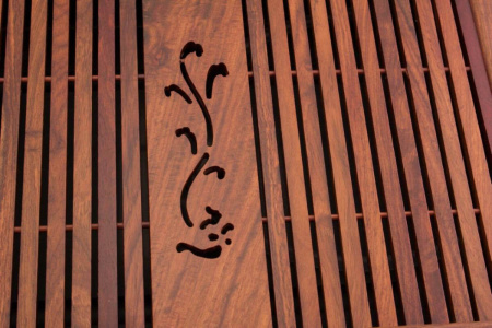 Чабань «Цветок», палисандр 470 х 330 х 65. Цена: 16 930 ₽ руб.